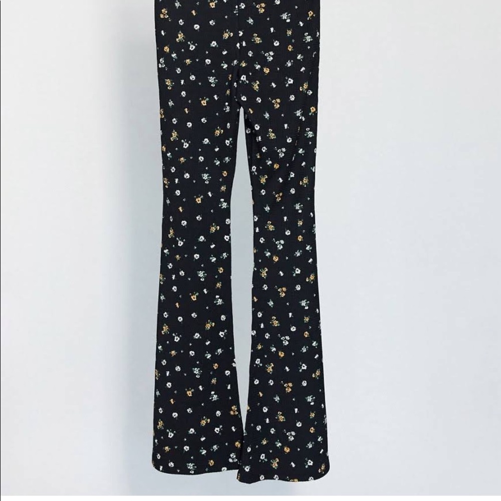 New* Topshop Daisy Print Flared Pants
